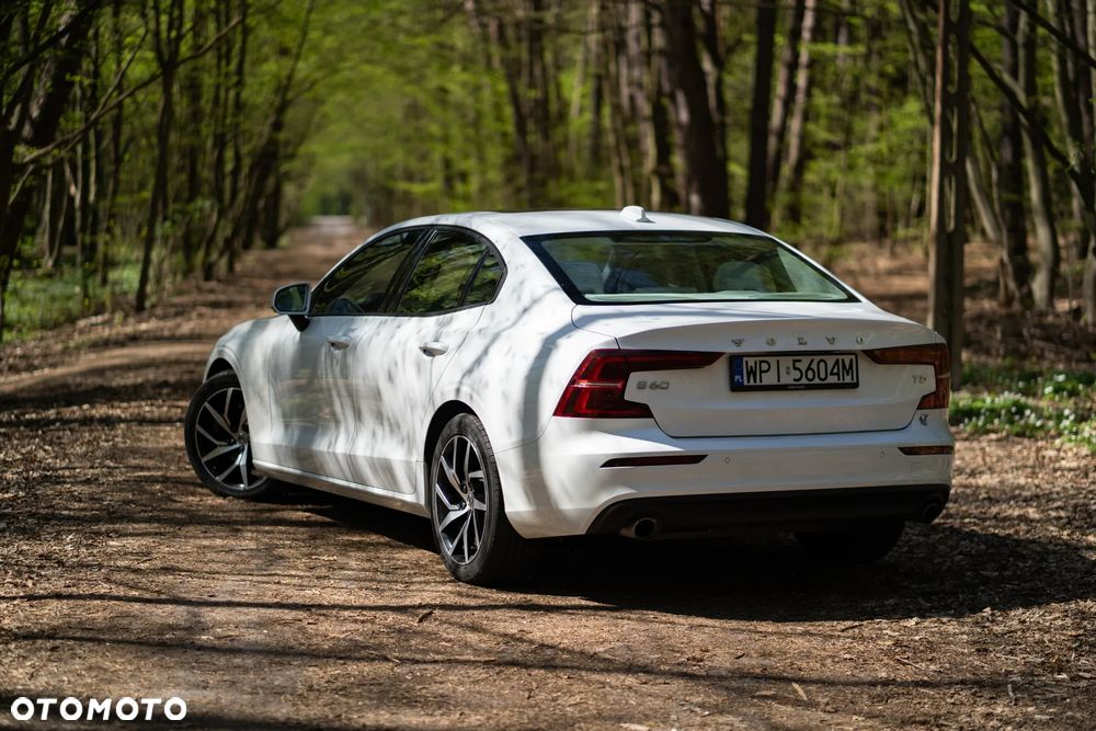 Volvo S60 T5 Momentum Pro - 4