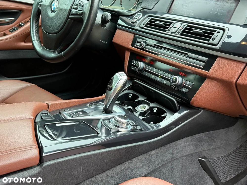 BMW Seria 5 520d - 22