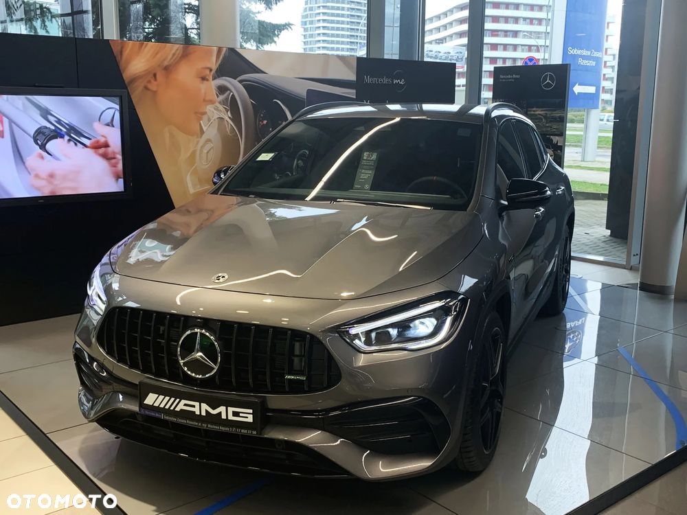 Mercedes-Benz GLA - 2