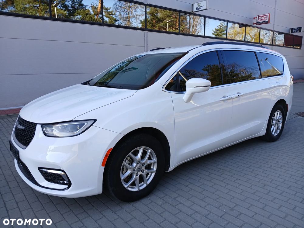 Chrysler Pacifica - 2