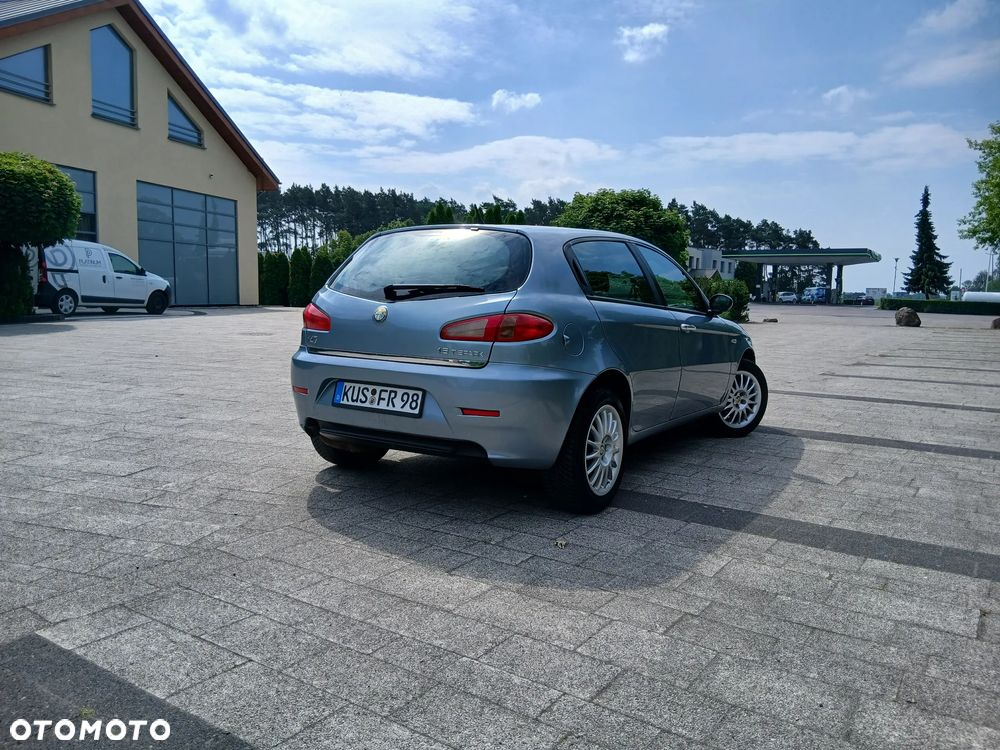 Alfa Romeo 147 1.6 Twin Spark ECO Sportiva - 10