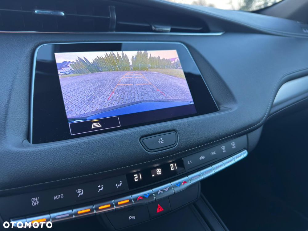 Cadillac XT4 350T AWD Premium Luxury - 35