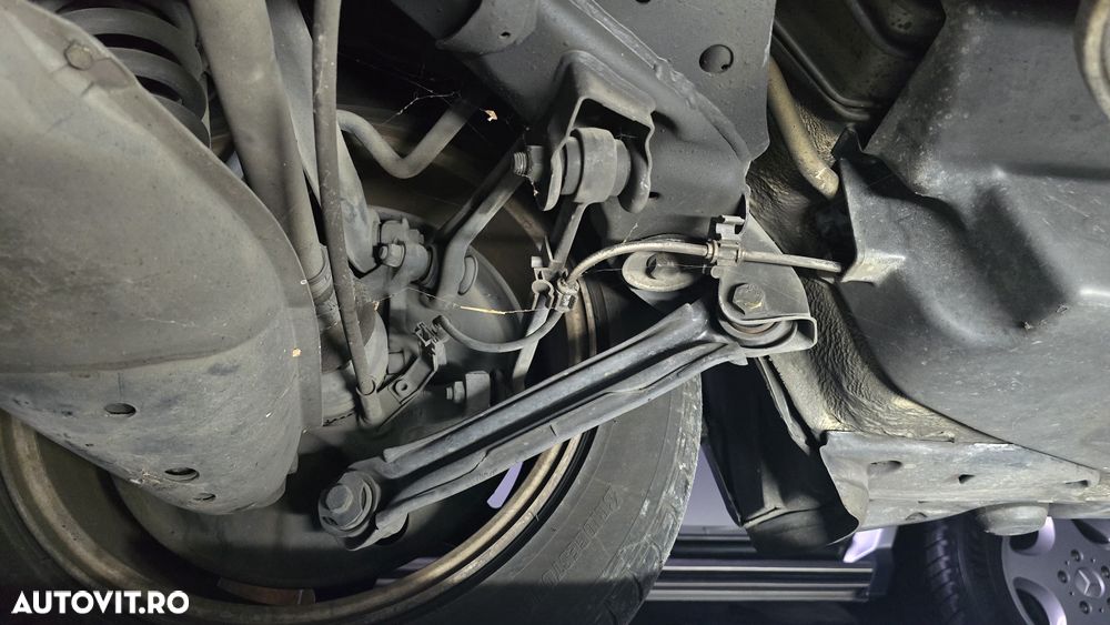 Mercedes-Benz E - 12