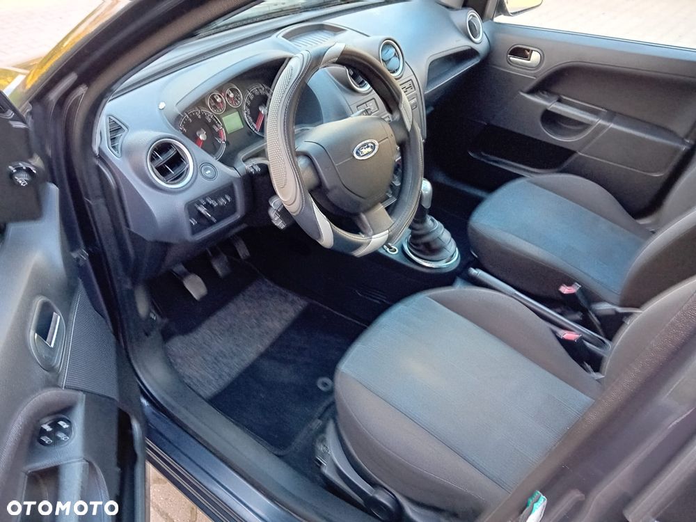 Ford Fiesta 1.4 Ambiente - 10