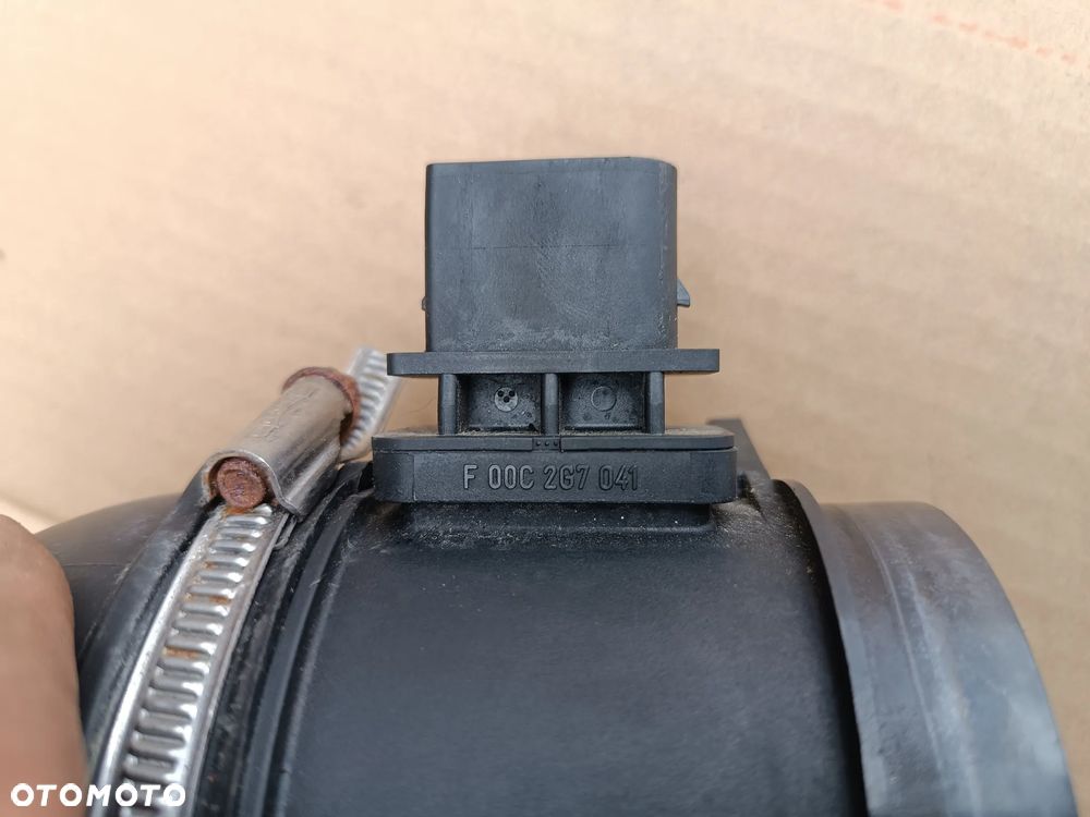 PRZEPŁYWOMIERZ BMW X5 X6 E71 3.0 d F00C2G7041 - 2