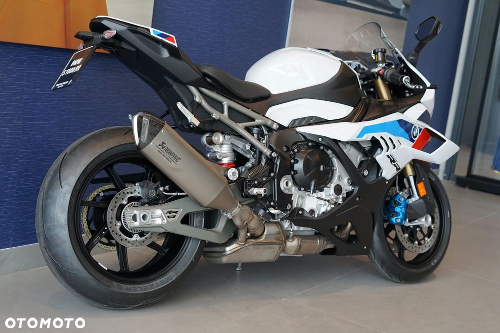 BMW S - 9
