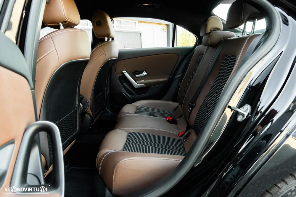 Mercedes-Benz A 180 Limousine d Progressive Aut. - 55