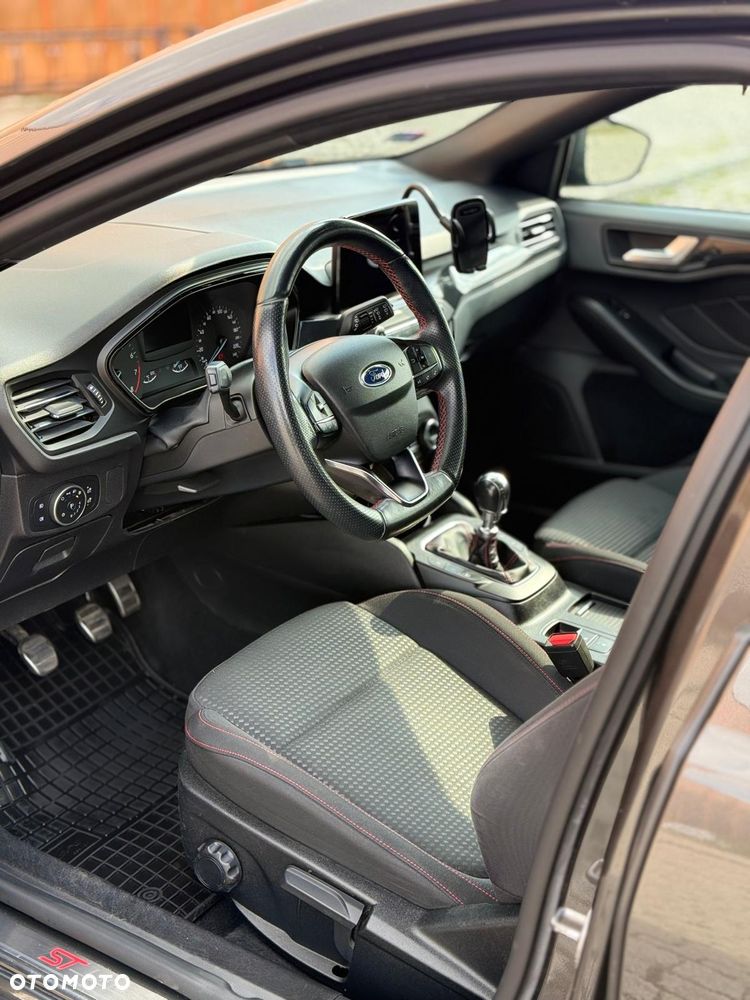Ford Focus - 8