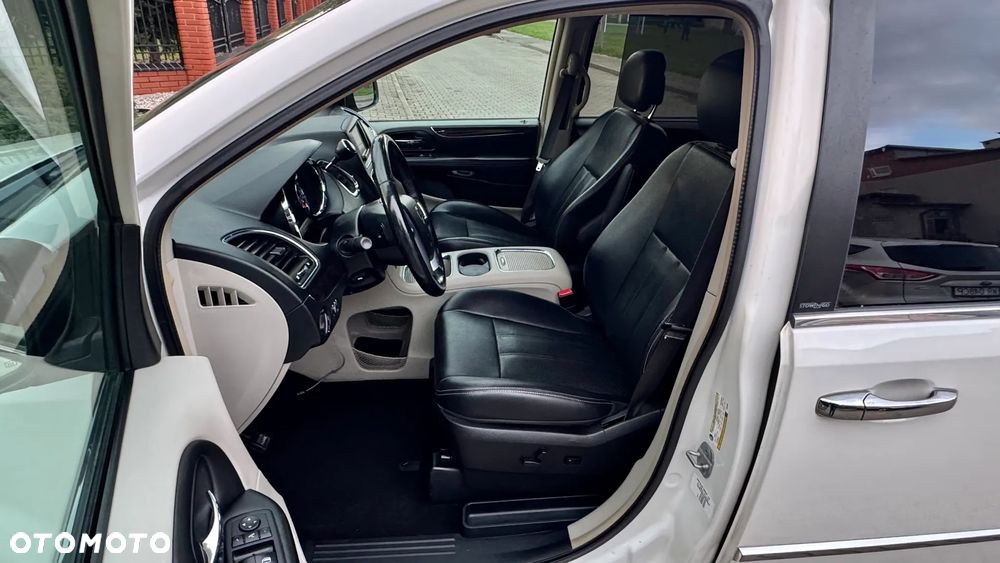 Lancia Voyager 2.8 Multijet 16v Platinum - 22