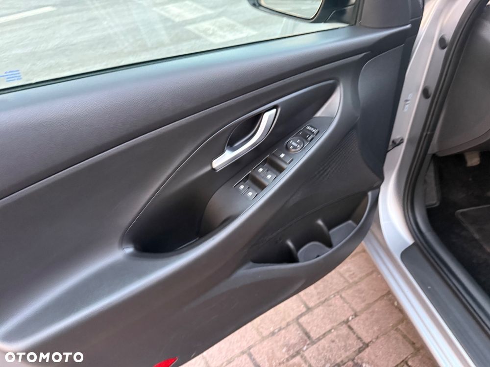 Hyundai i30 1.5 T-GDI 48V-Hybrid Advantage - 15