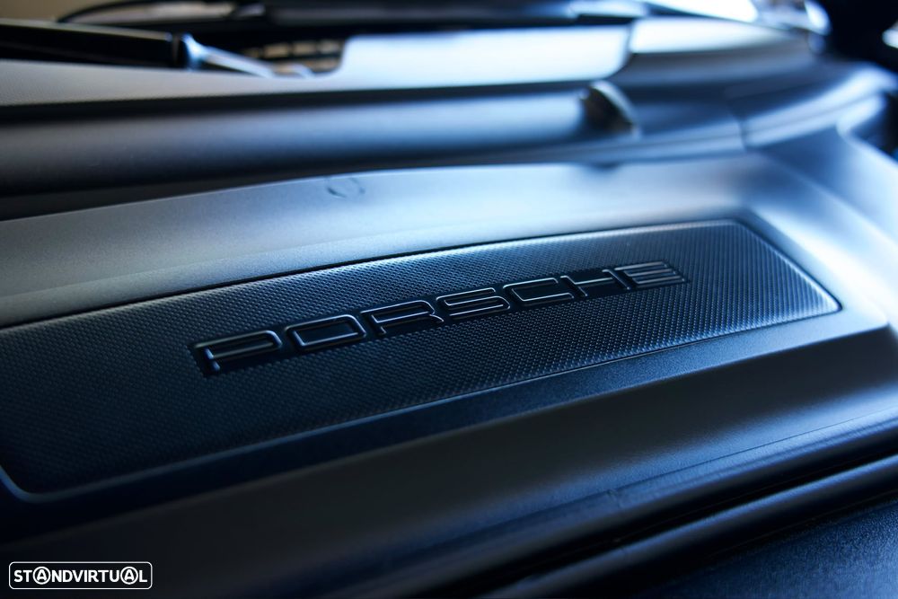 Porsche 911 (997) Carrera GTS PDK - 11