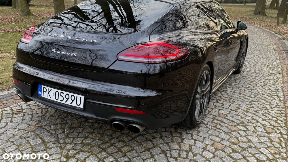 Porsche Panamera 4S - 23