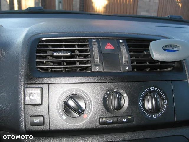 Skoda Fabia 1.4 16V Ambition - 11