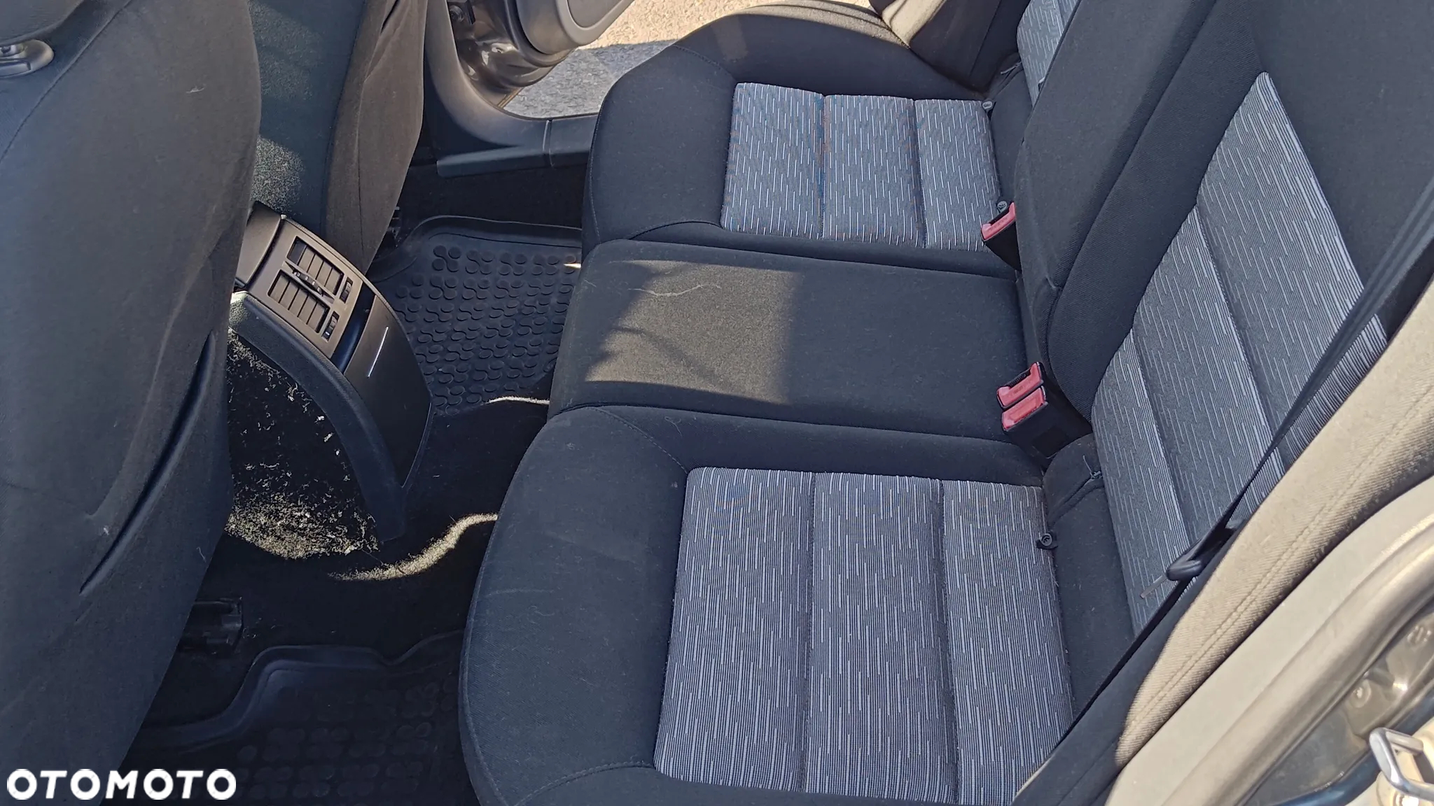 Skoda Octavia 1.6 Ambiente - 11