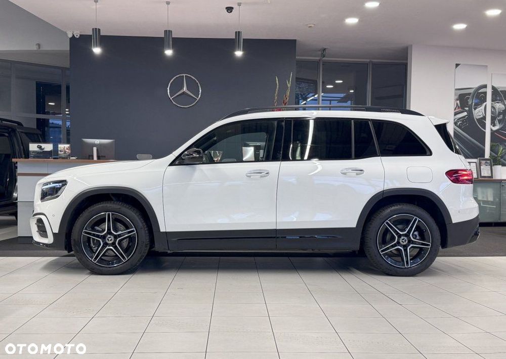 Mercedes-Benz GLB - 2