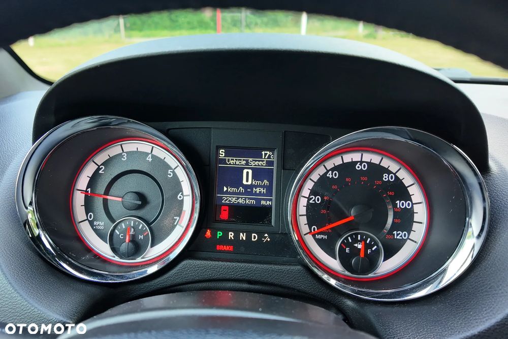 Dodge Grand Caravan - 21