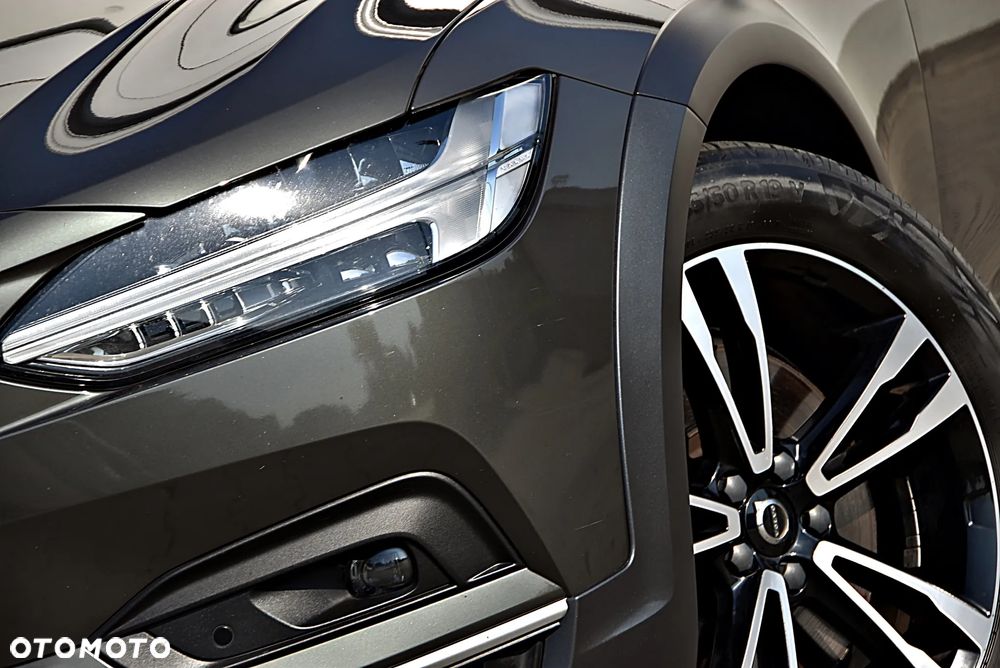 Volvo V90 Cross Country D4 AWD Pro - 8