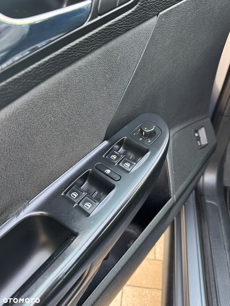 Volkswagen Passat 2.0 TDI Individual - 18
