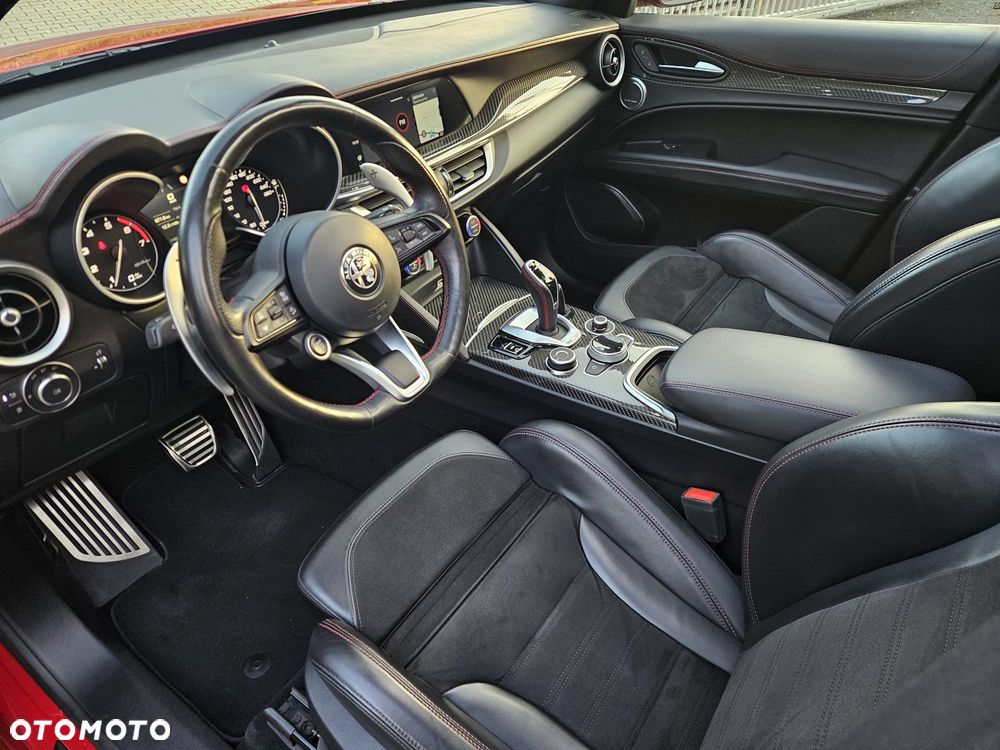 Alfa Romeo Stelvio 2.0 Turbo 16V AT8-Q4 Veloce Ti - 11