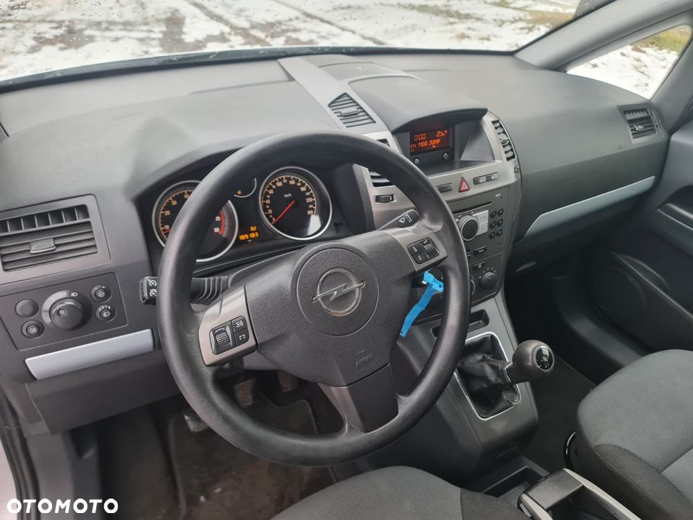 Opel Zafira 1.8 Family Plus - 8