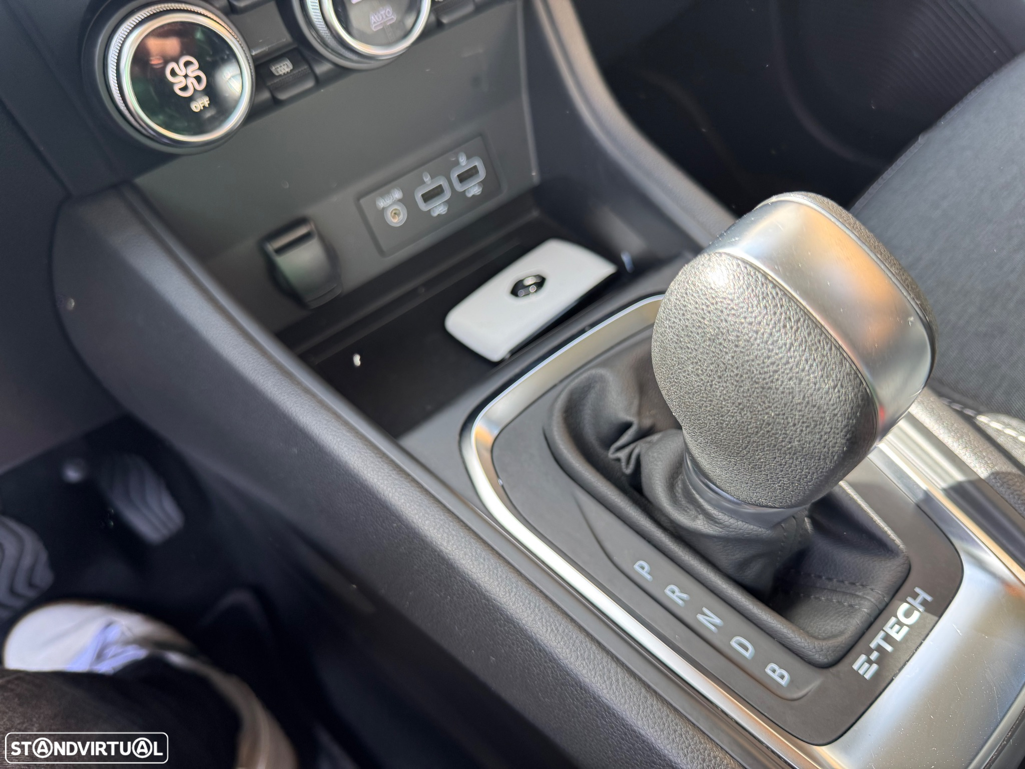 Renault Captur 1.6 E-Tech Full Hybrid Evolution - 10