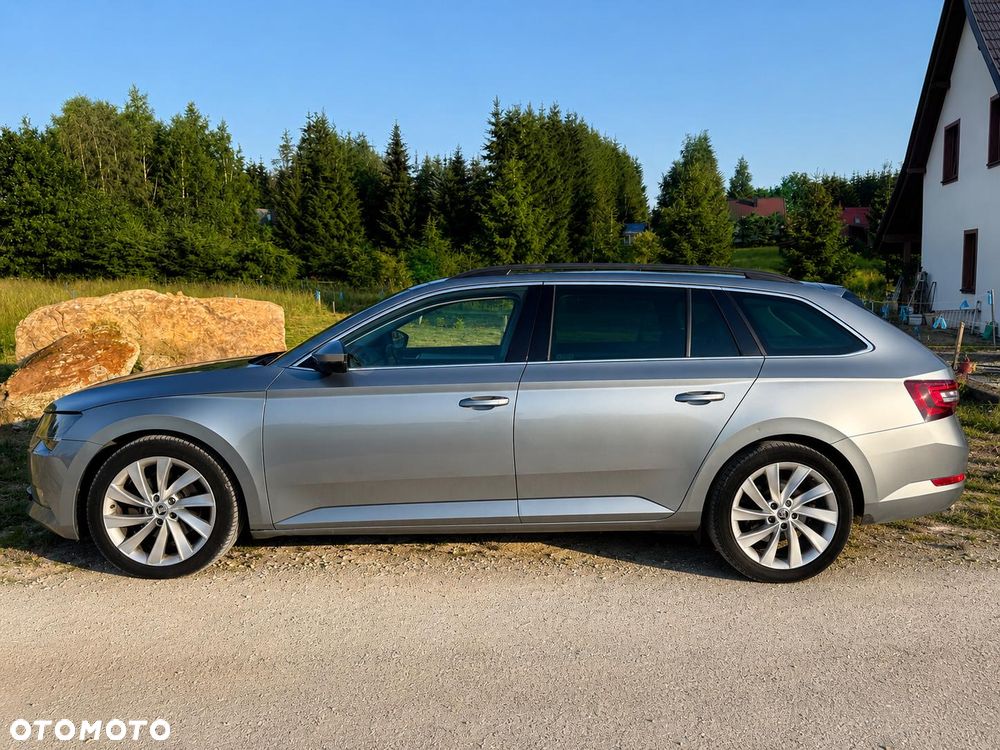 Skoda Superb 2019 photo 2