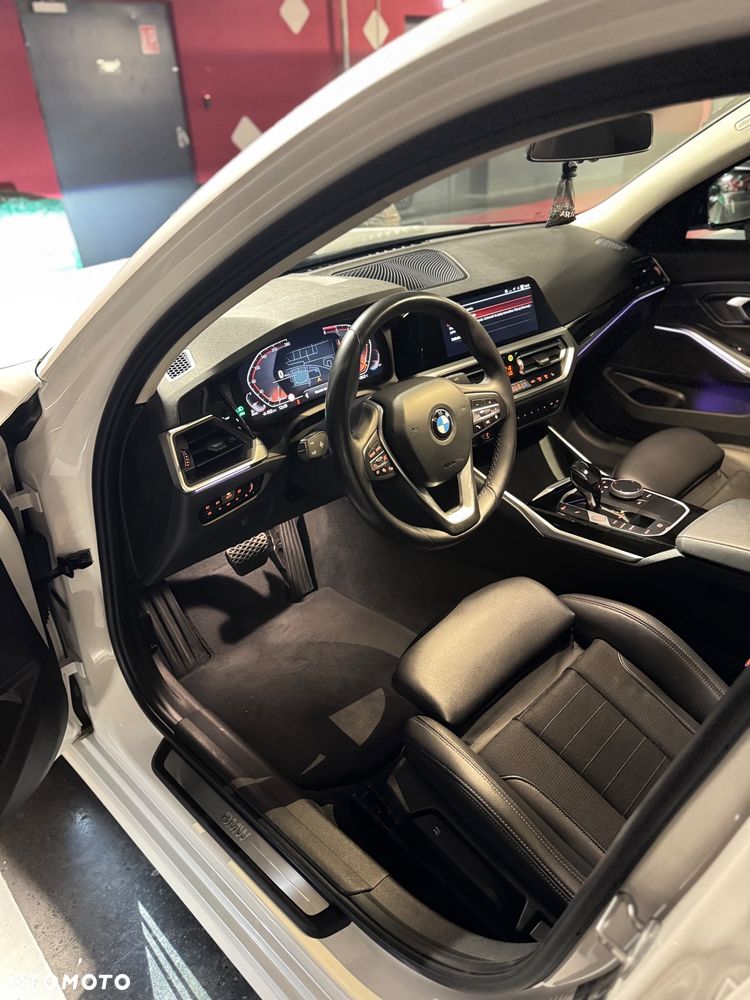 BMW Seria 3 320d - 8