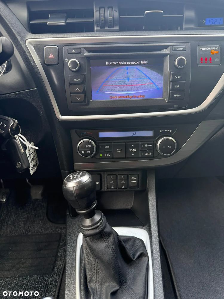 Toyota Auris - 11