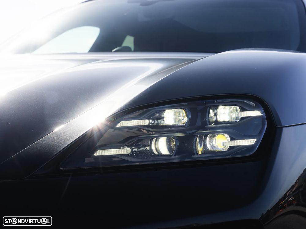 Porsche Taycan Cross Turismo 4 - 34