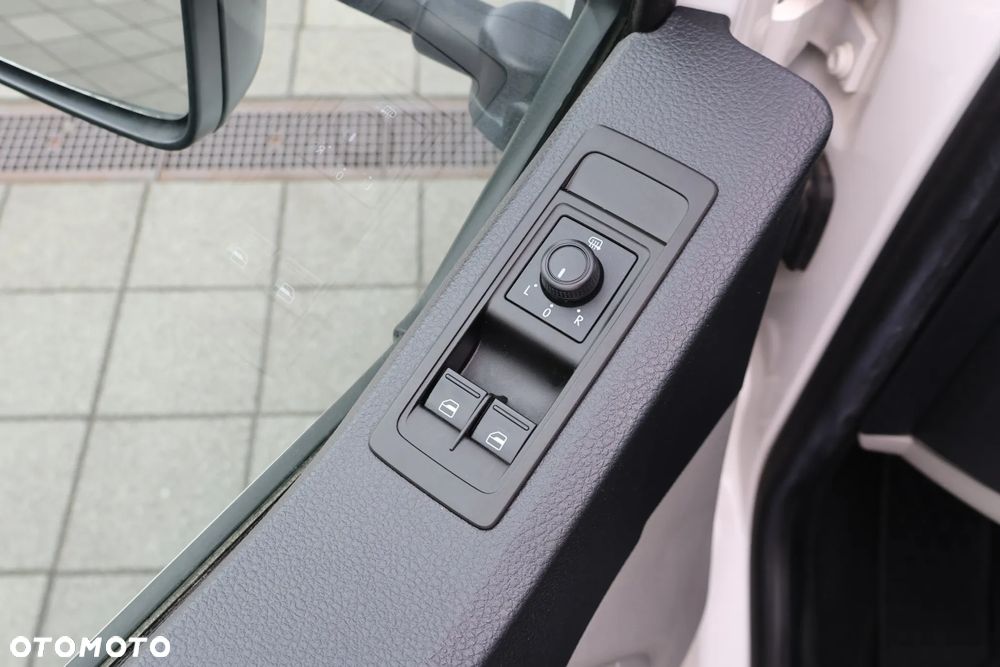 Volkswagen Transporter DSG KONTENER 8EP+WINDA750kg+DRZWI BOCZNE KLIMA KAMERA TEMPOMAT FV23% - 22