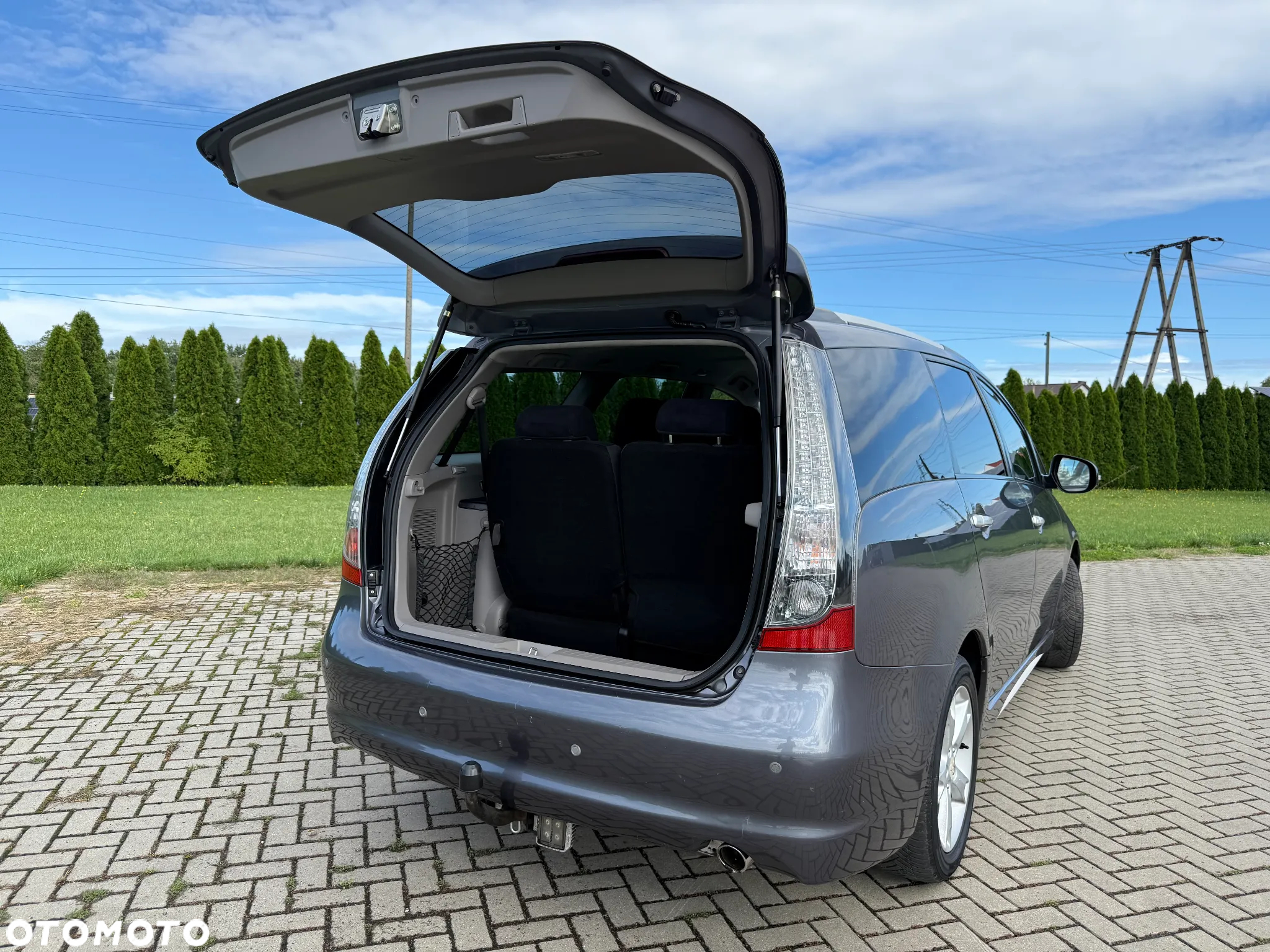Mitsubishi Grandis - 30