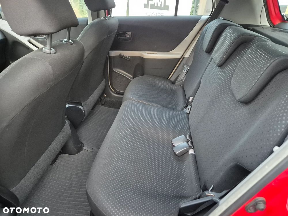 Toyota Yaris - 17
