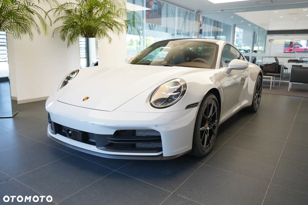 Porsche 911 Carrera S - 6