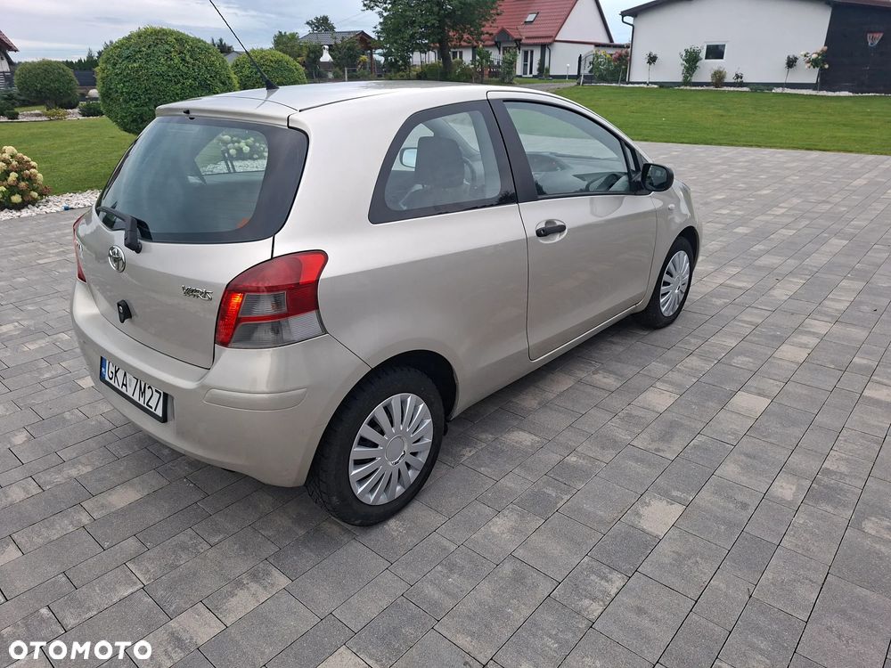 Toyota Yaris - 4