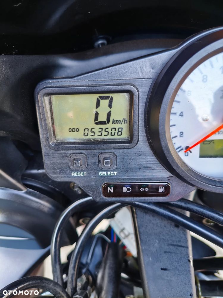 Yamaha R6 - 17