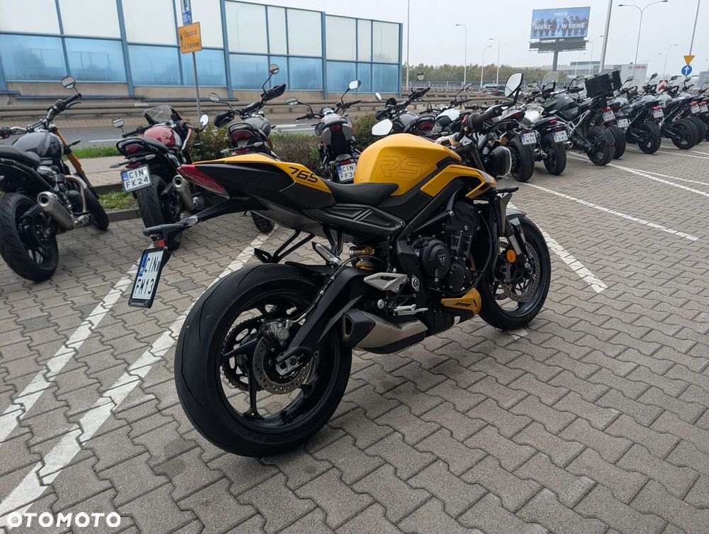 Triumph Street Triple - 4