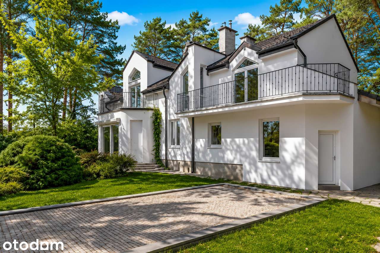 Rezydencja 485 m² przy plaży Romantyczna w Wawrze