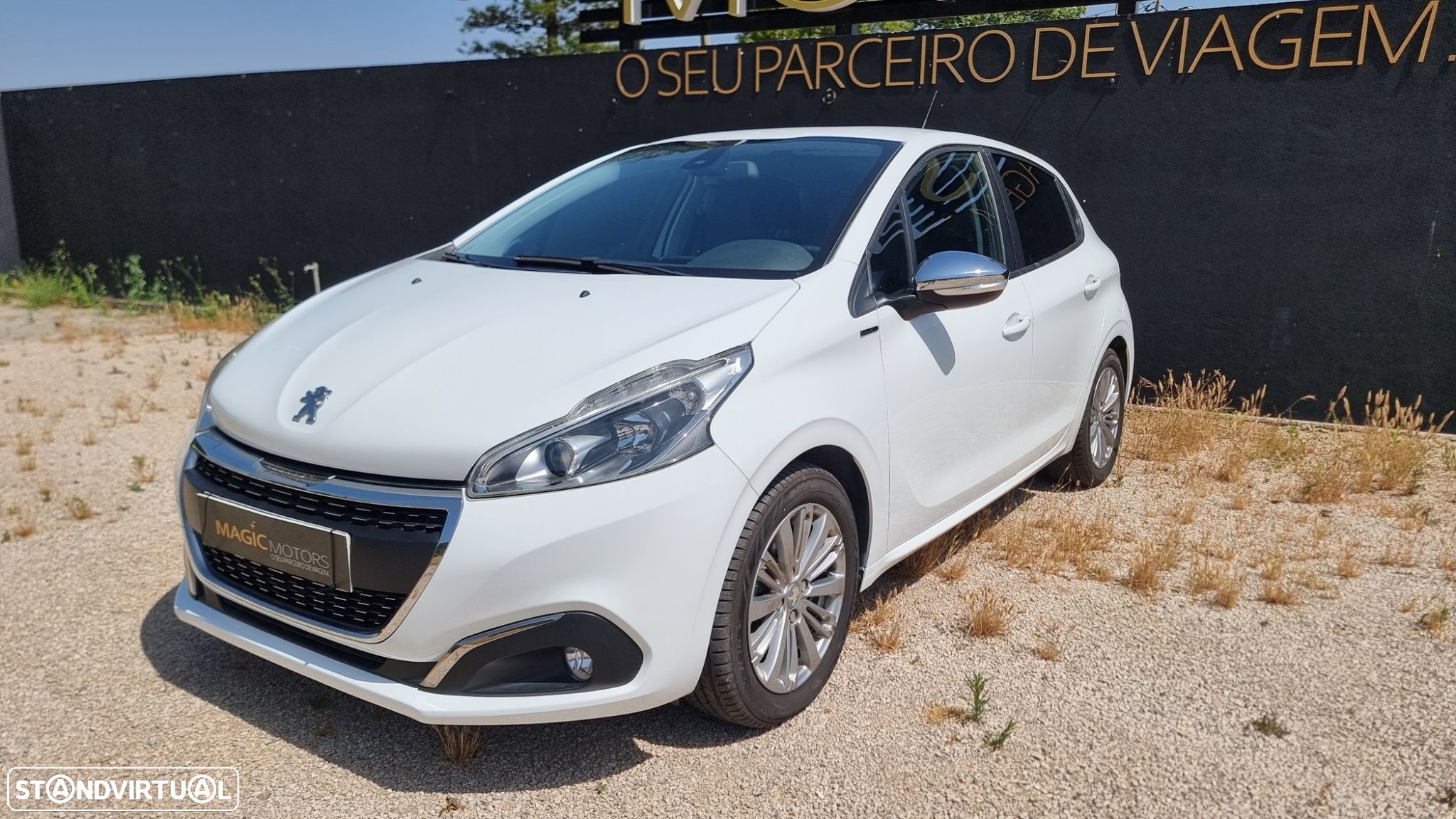 Peugeot 208 1.5 BlueHDi Signature - 1