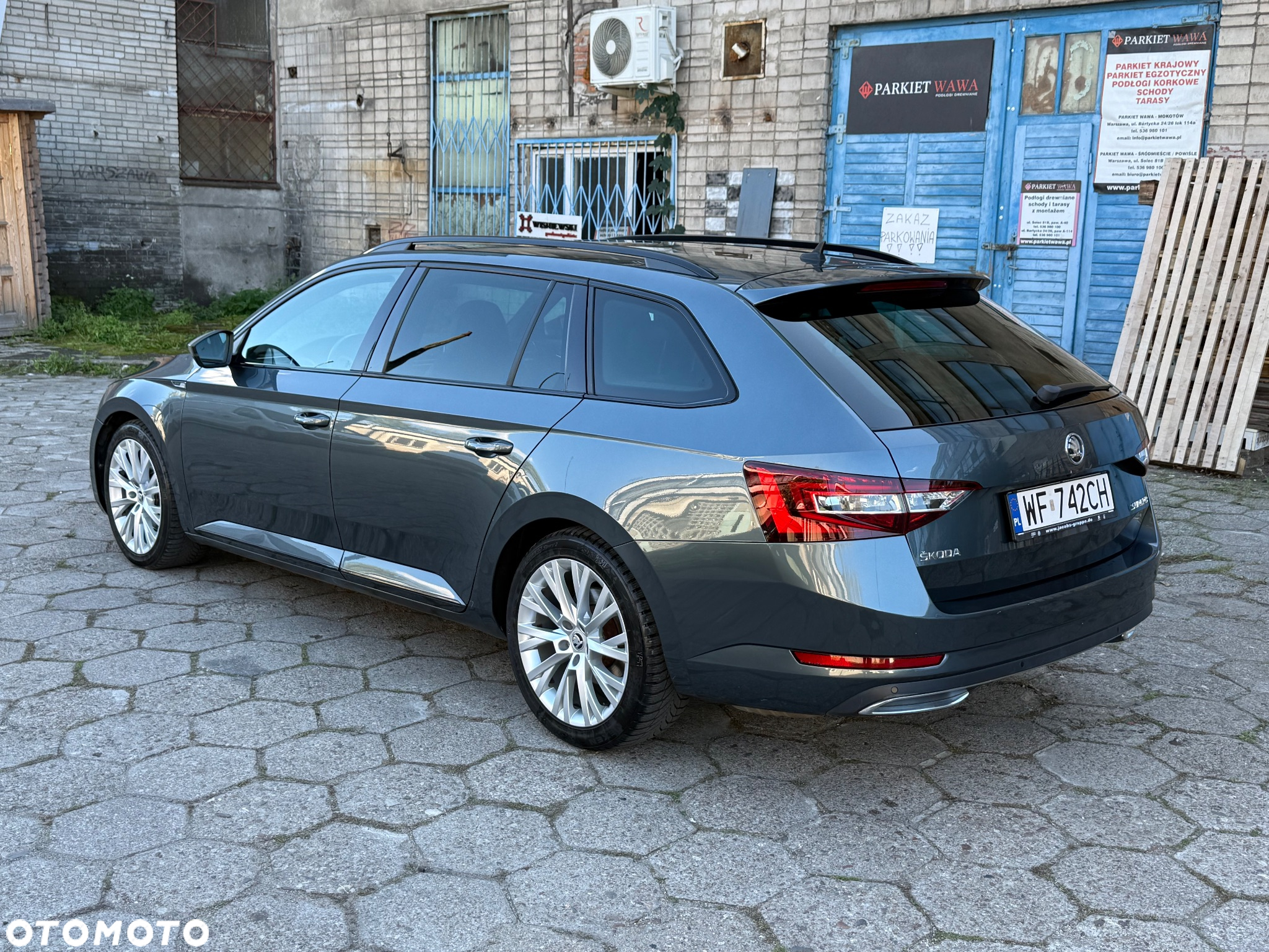 Skoda Superb Combi 1.8 TSI DSG SportLine - 19