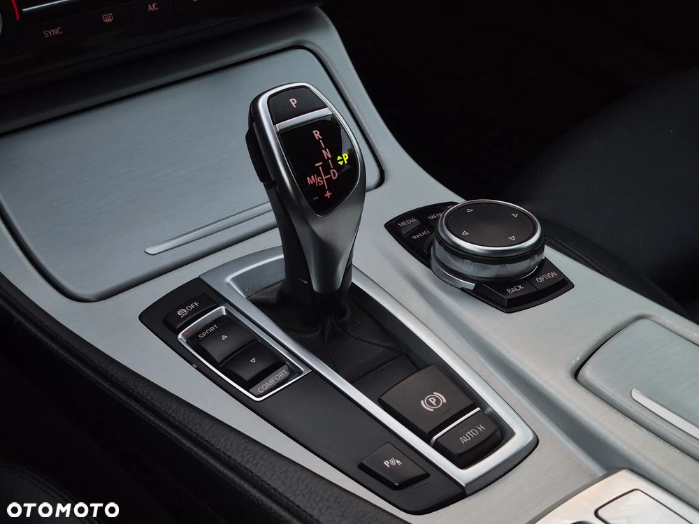 BMW Seria 5 525d - 19
