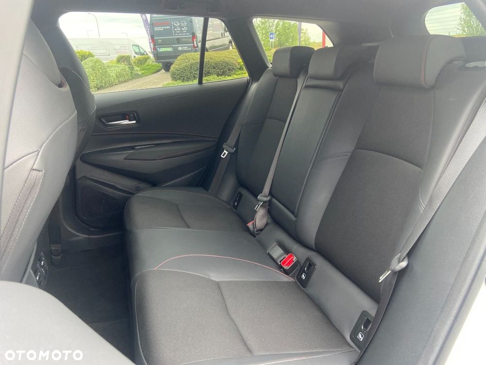 Toyota Corolla 2.0 Hybrid GR Sport Dynamic - 12