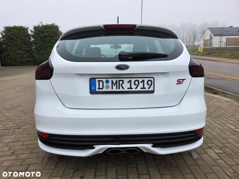 Ford Focus 2.0 TDCi ST - 9