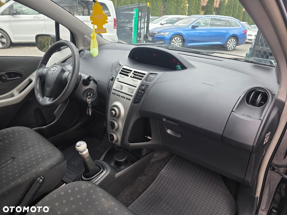 Toyota Yaris 1.3 Terra - 19