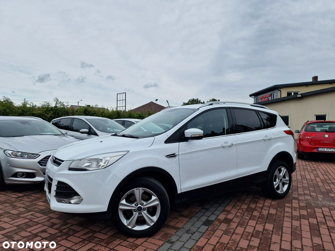Ford Kuga 1.6 EcoBoost 2x4 Trend - 4