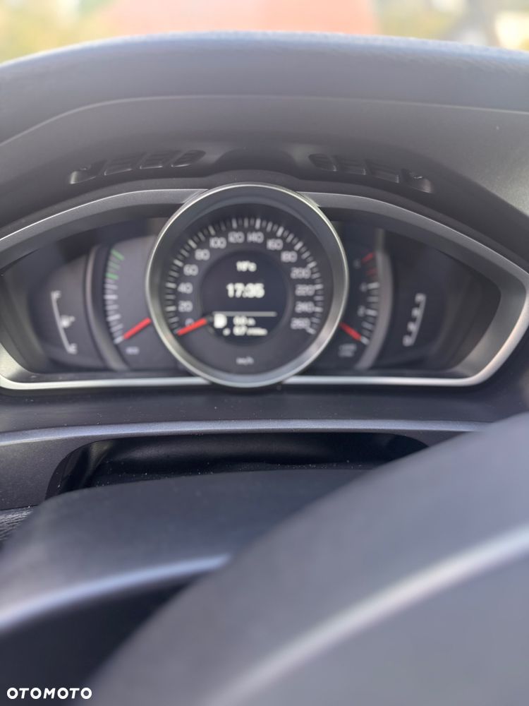 Volvo V40 D3 Drive-E SCR Momentum - 9