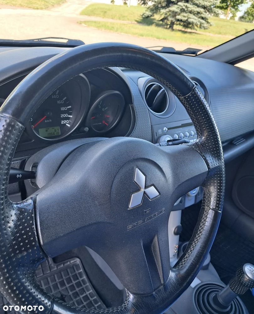 Mitsubishi Colt - 8