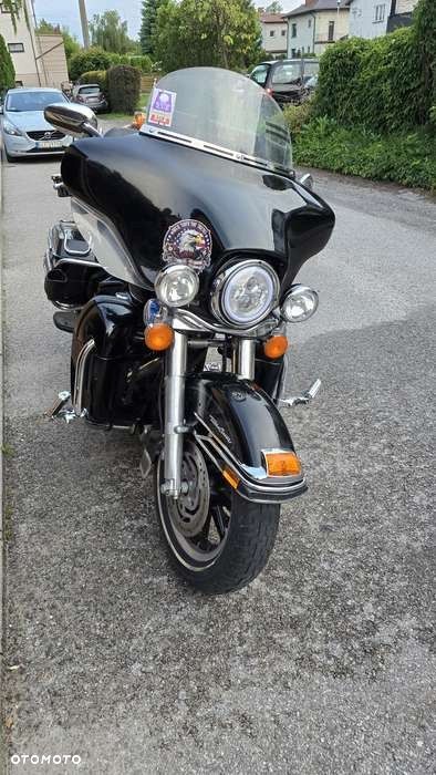 Harley-Davidson FLH Electra Glide - 2