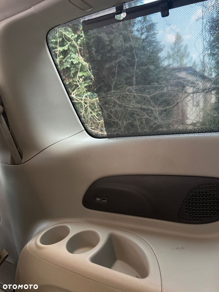 Chrysler Pacifica - 15