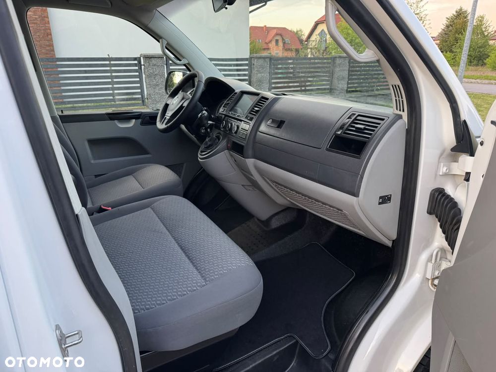 Volkswagen TRANSPORTER L2H1 LIFT Długi Klima Duże Radio Tempomat Furgon 3os. Rury - 23
