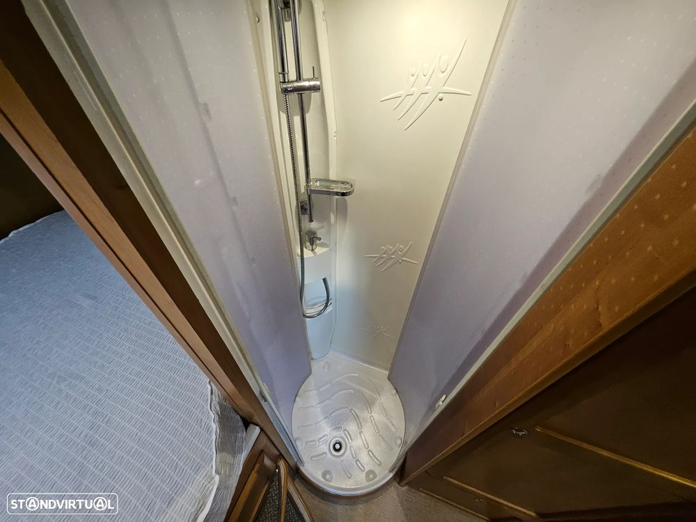 Rapido Le Randonneur 9097F CHASSI AL-KO Cama transversal + BASCULANTE - 44